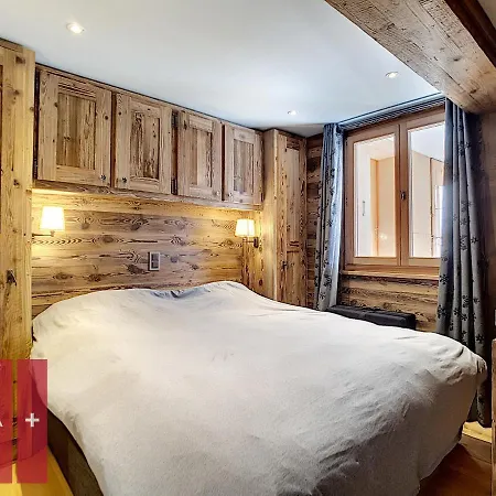 Erika 012 アパート ヴェルビエール